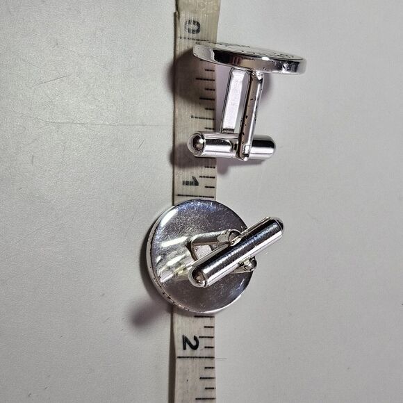 **Sale** Geoffrey Beene Silver Tone And Mother Of Pearl Cufflinks - Picture 4 of 8